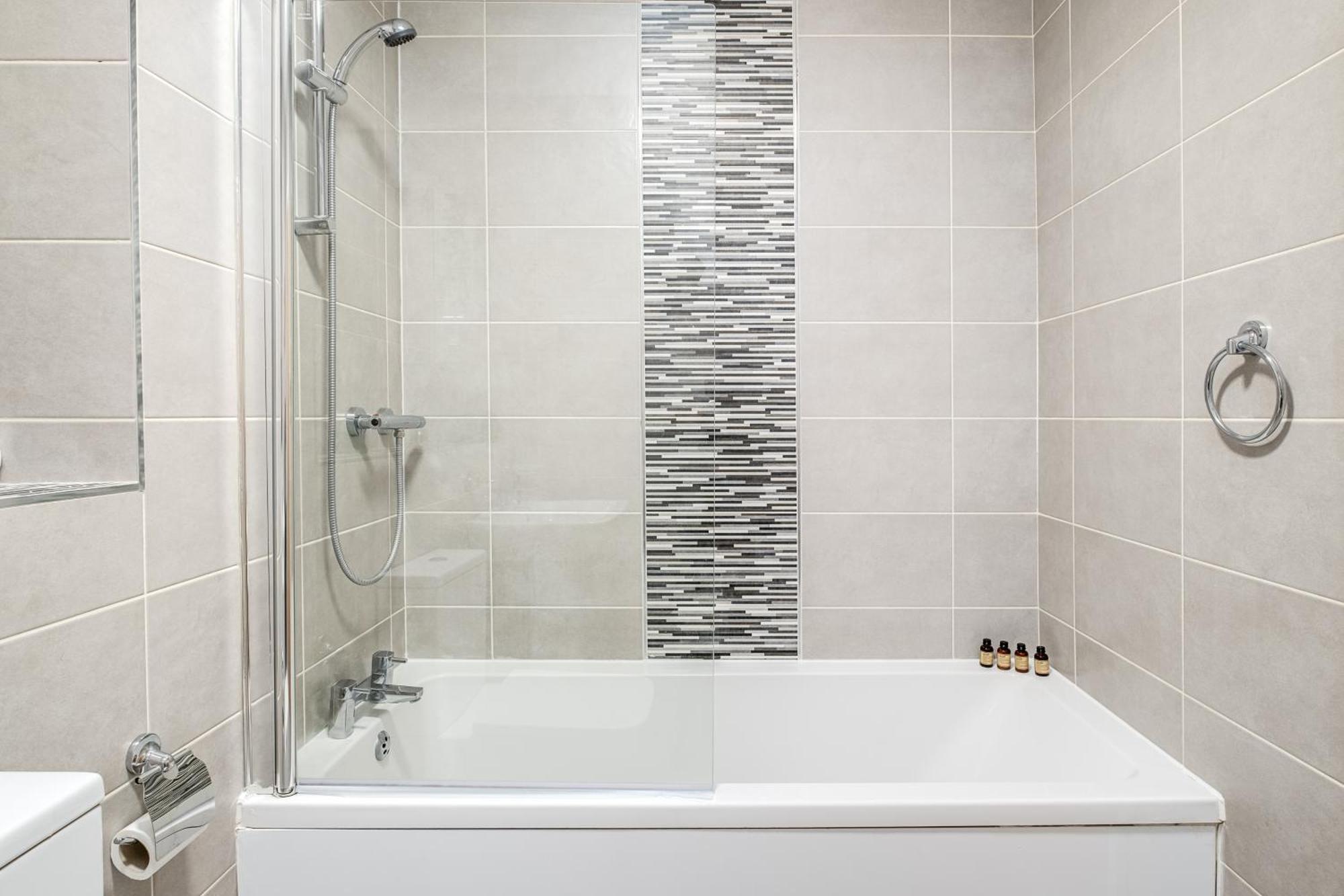 Pluxa Blue Sapphire Luxury Stay Free Parking Free Wifi - Walk Everywhere, Travel, Biz, Leisure Бирмингем Экстерьер фото